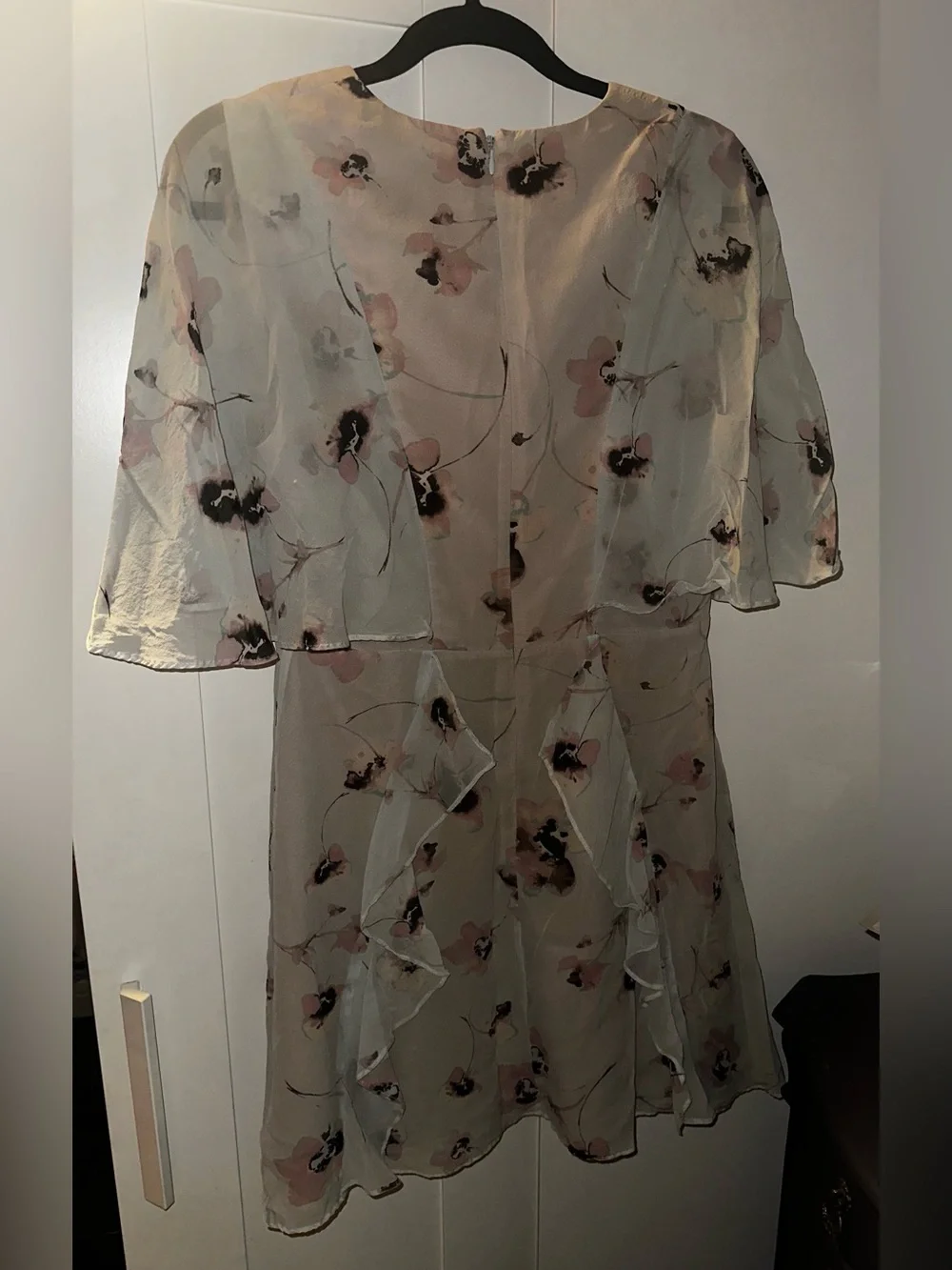 BCBG Maxazria Mabel Chiffon Dress 100% Silk Cape in Floral Pearl Blue $338MSRP